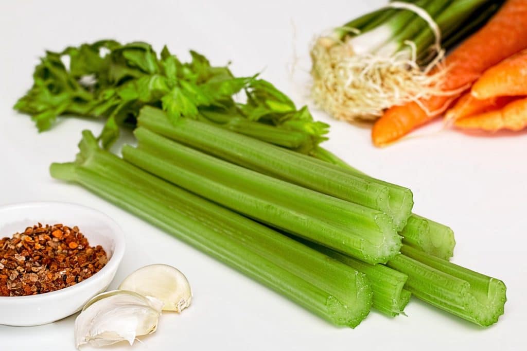 Řapíkatý celer salát recept